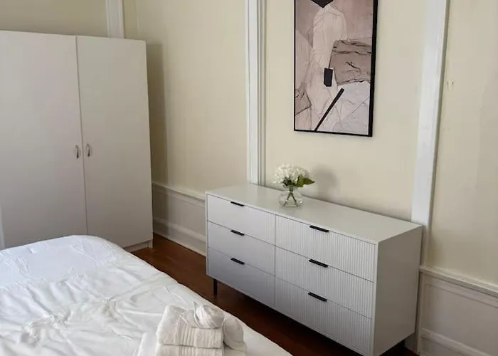 Walk To The • Private Office • 5br Apartamento *