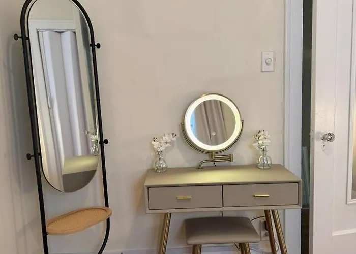 Walk To The • Private Office • 5br Apartamento
